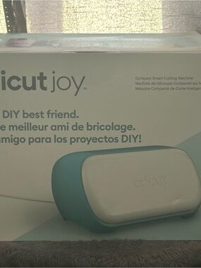 Cricut Joy Small Cutting Machine - Teal and White
